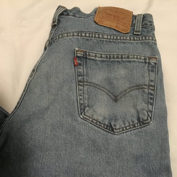 Levi's 550 Men's Relaxed Fit Blue Jeans Size 36x32 GUC - Picture 2 of 7